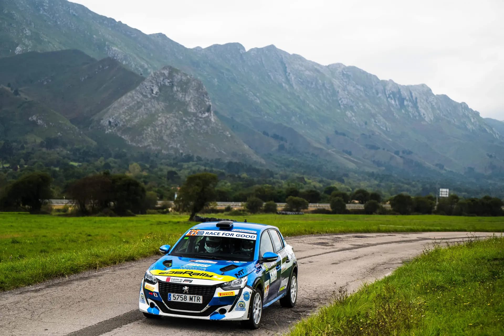 Javier Cañada, campeón del DESAFÍO PEUGEOT en un final impredecible